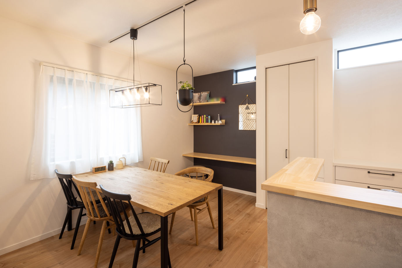 高井工務店 【3000万円台／間取り図有／ランドリールーム】ストレート＆回遊動線で家事をラクに！毎日オシャレが続く家の建築実例画像5