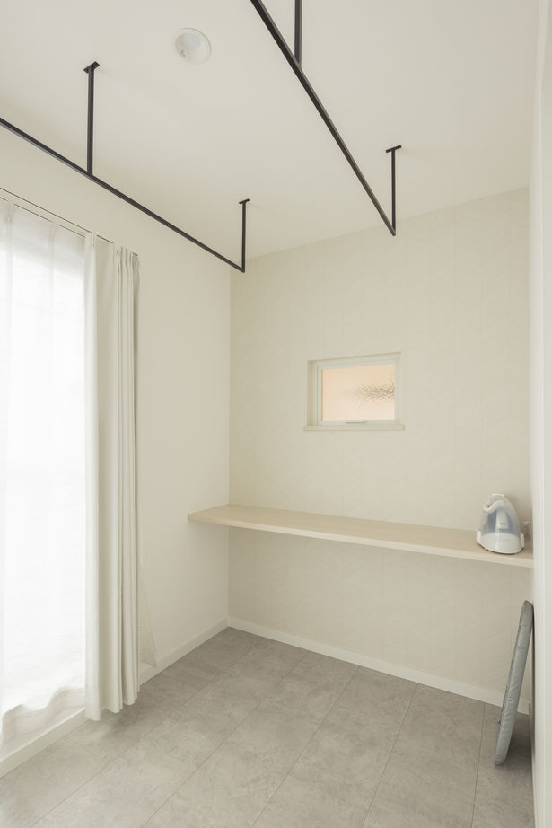 高井工務店 【3000万円台／間取り図有／ランドリールーム】ストレート＆回遊動線で家事をラクに！毎日オシャレが続く家の建築実例画像11