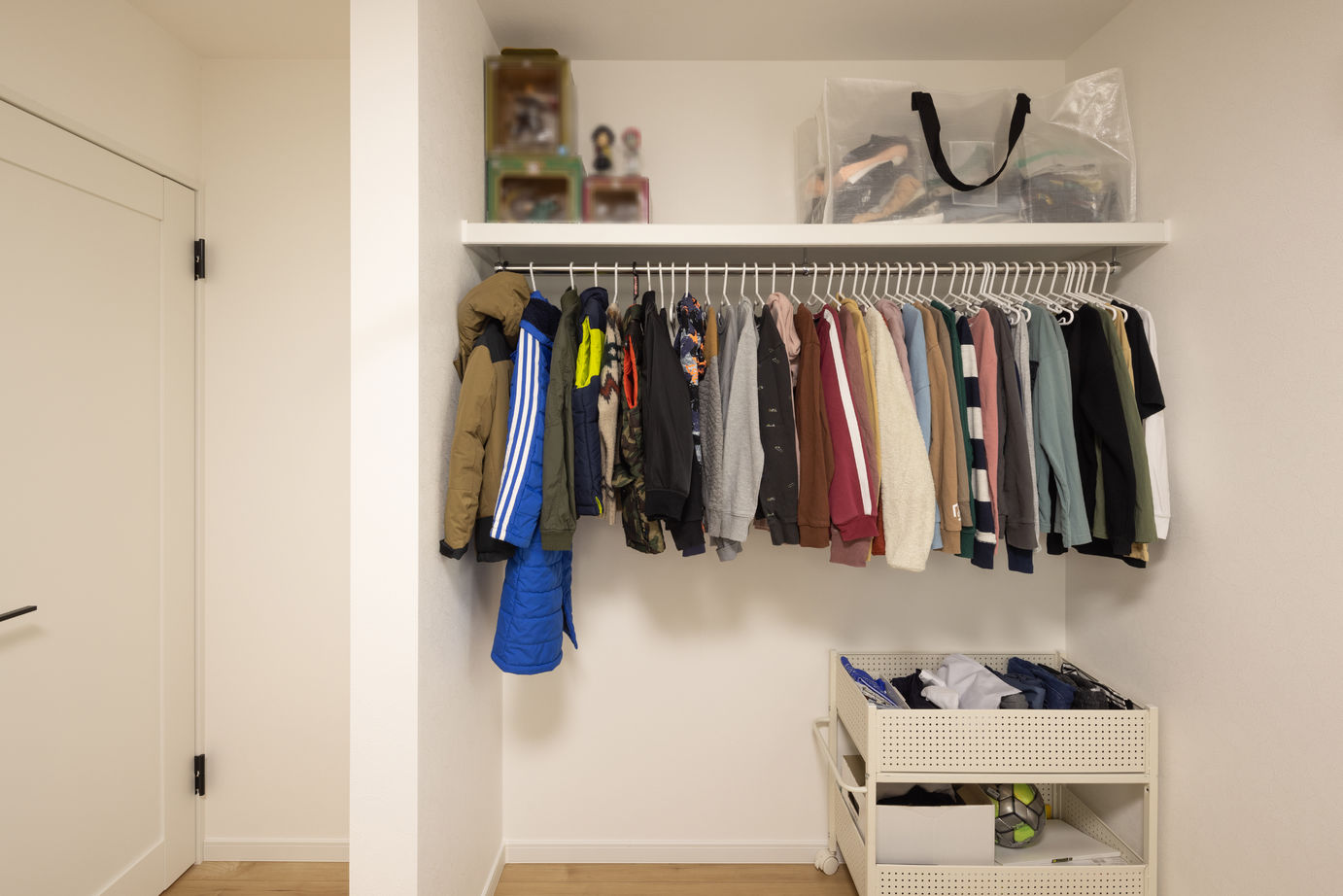 高井工務店 【3000万円台／間取り図有／ランドリールーム】ストレート＆回遊動線で家事をラクに！毎日オシャレが続く家の建築実例画像14