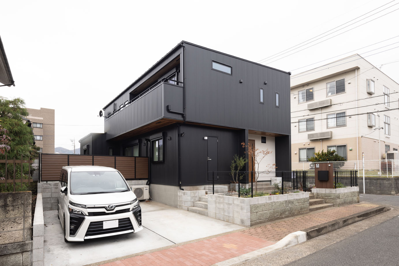 高井工務店 【3000万円台／間取り図有／ランドリールーム】ストレート＆回遊動線で家事をラクに！毎日オシャレが続く家の建築実例画像19