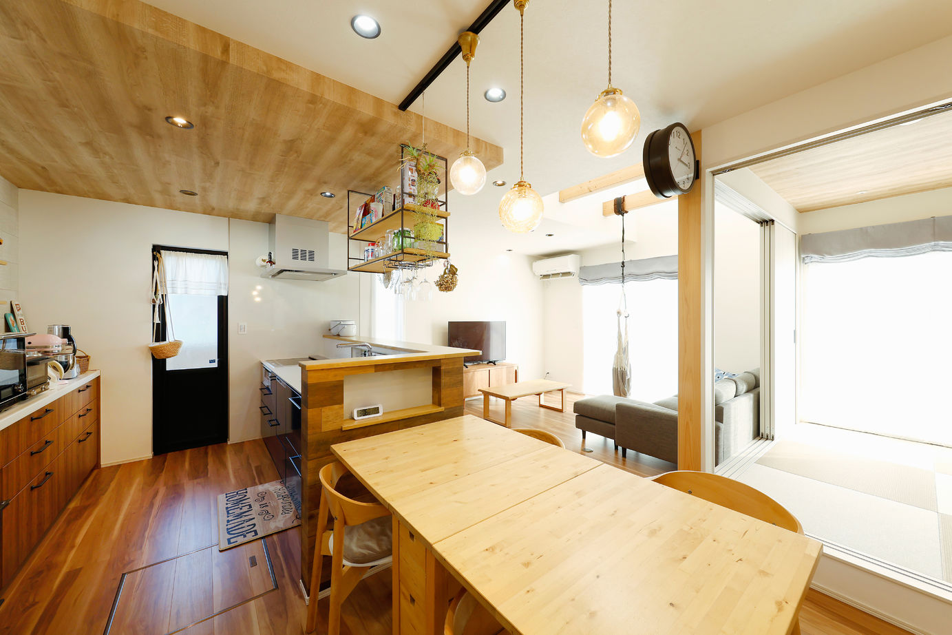 高井工務店 【3000万円台／間取り図有/家事ラク】玄関から続くおかえり動線がポイント！1階で家事が完結する時短ハウスの建築実例画像5