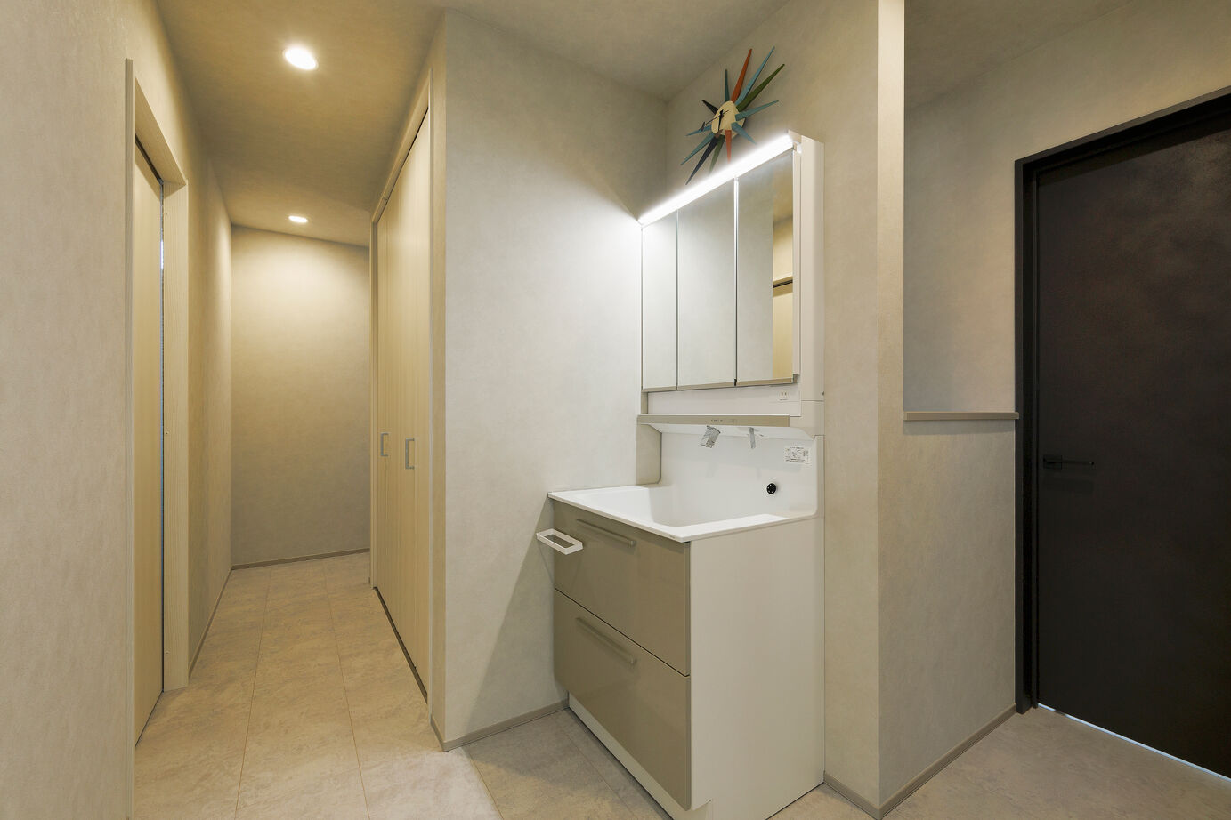 高井工務店 【2000万円台／間取り図有／ファミリークロゼット】子育てライフを快適に！収納＆動線のアイデア満載の家の建築実例画像10