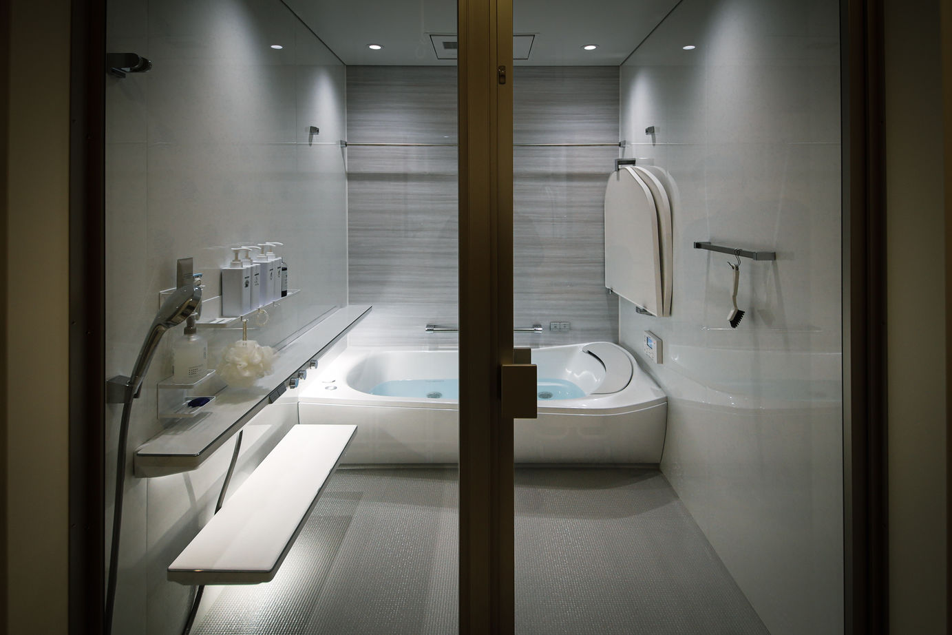 WITHDOM建築設計 【古賀市/間取り図有/２ＬＤＫ/ビルトインガレージ】すべての空間に洗練された質感と癒しを感じる家の建築実例画像10