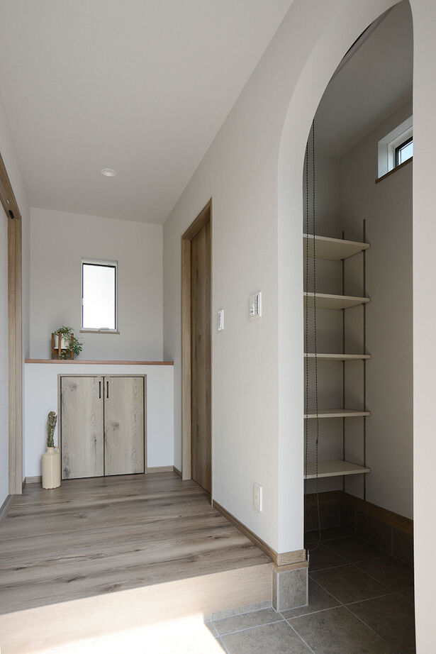 みんなの家 【2041万円／31.3坪／近江八幡市】日当たりの良いウッドデッキに面した明るいLDKの建築実例画像9