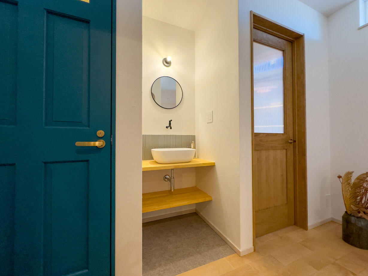 fun style 【平屋/ガレージ/46坪】落ち着きのあるスタイリッシュモダンの大きな平屋の建築実例画像3