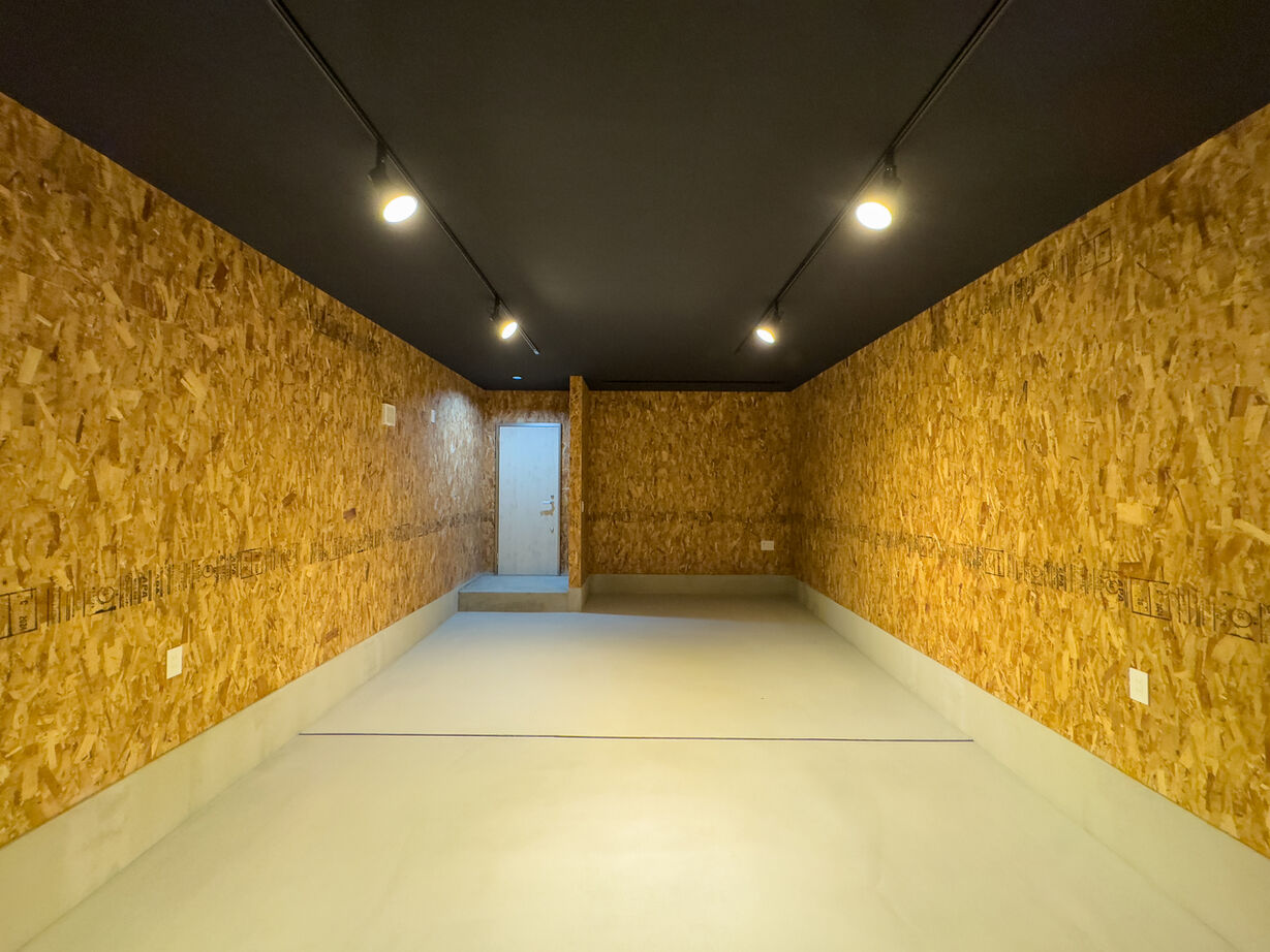 fun style 【平屋/ガレージ/46坪】落ち着きのあるスタイリッシュモダンの大きな平屋の建築実例画像8