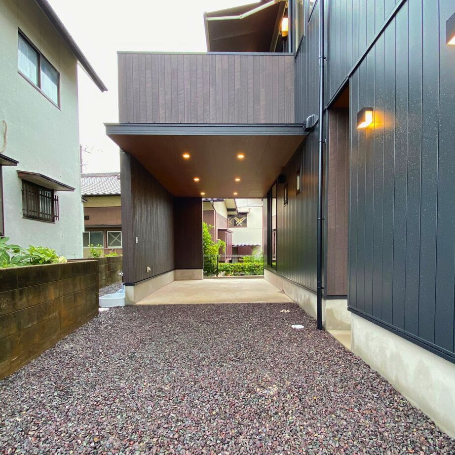 ABI-HAUS（アビハウス） 30坪の土地に3台分の駐車スペースを設けた3階建のガレージハウスの建築実例画像2