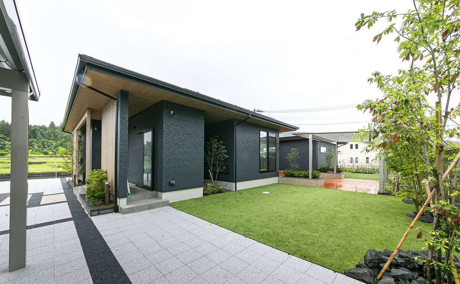 アイフルホーム　仙台・宮城北・石巻・古川 土地の広さを存分に生かして、存在感のある平屋が実現。こだわりと遊び心を満載した住まいの建築実例画像2