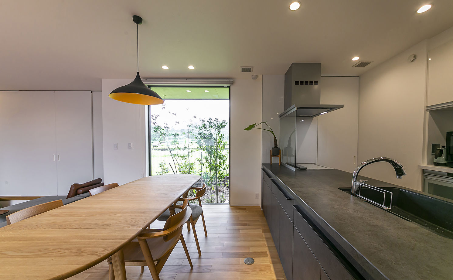 アイフルホーム　仙台・宮城北・石巻・古川 土地の広さを存分に生かして、存在感のある平屋が実現。こだわりと遊び心を満載した住まいの建築実例画像6