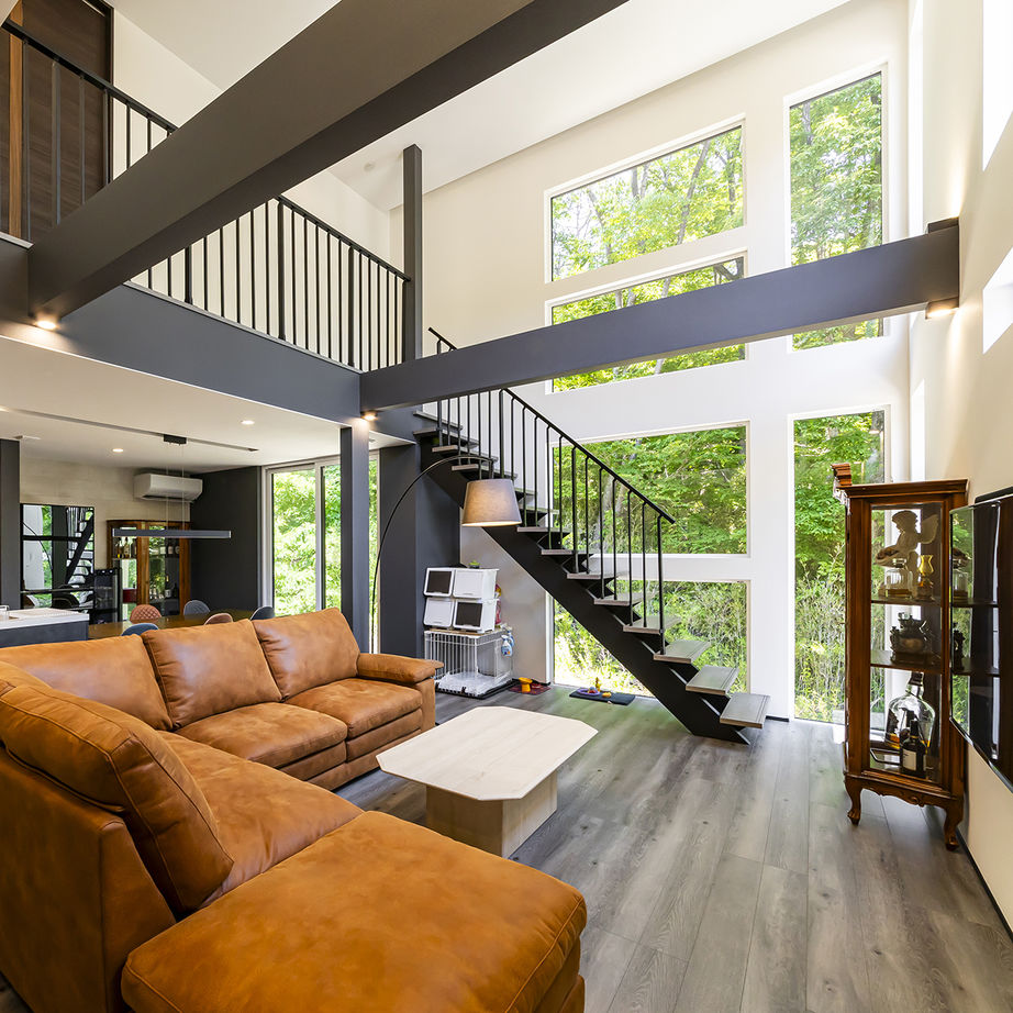 アイフルホーム　仙台・宮城北・石巻・古川 【1500～1999万円・間取図有】周囲の緑を借景にする、開放感あふれる吹抜けのリビングが魅力の建築実例画像2