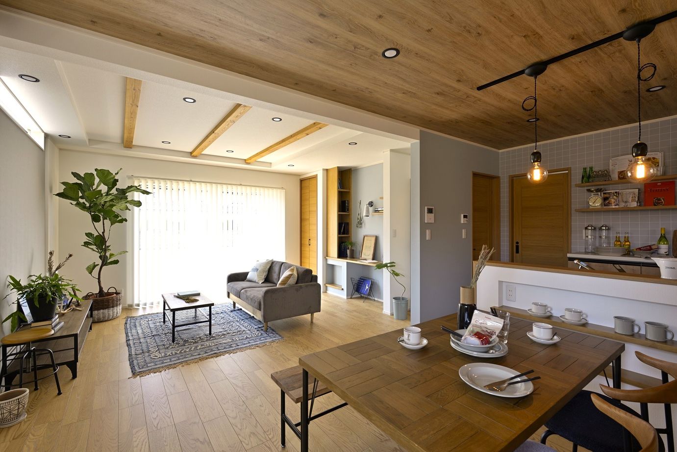 サンエルホーム 【1750万円/30.5坪/間取り図有】ママの負担を減らした家事動線と収納計画にこだわった住まいの建築実例画像3