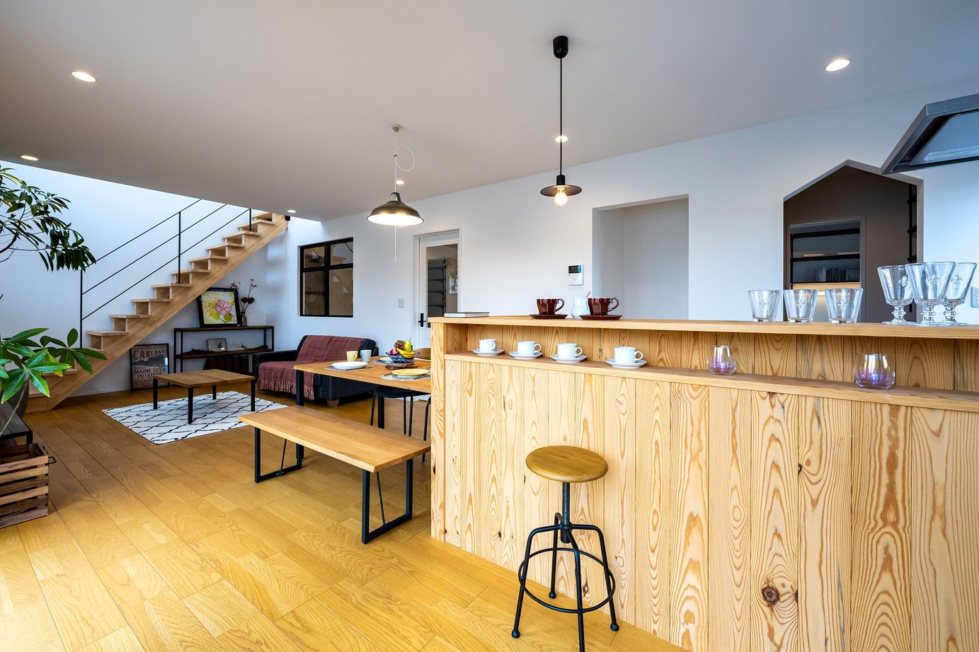 サンエルホーム 【2280万円/37坪/間取り図有】木の温もりを感じるカフェをイメージした住まいの建築実例画像3