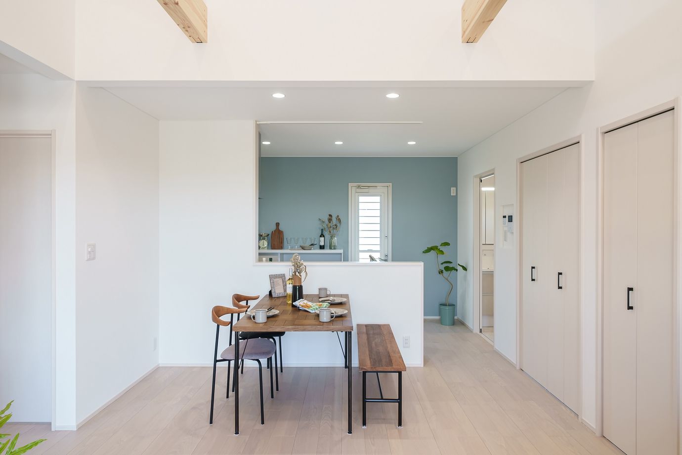 サンエルホーム 【1000万円台/24.5坪/間取り図有】ナチュラルで可愛い勾配天井のある平屋の建築実例画像3