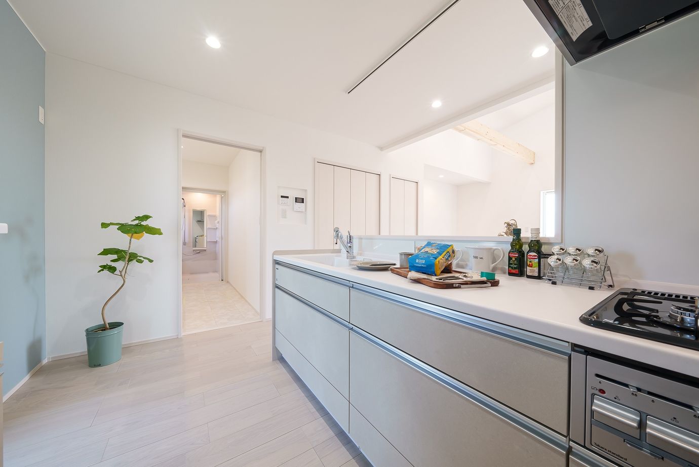 サンエルホーム 【1000万円台/24.5坪/間取り図有】ナチュラルで可愛い勾配天井のある平屋の建築実例画像4