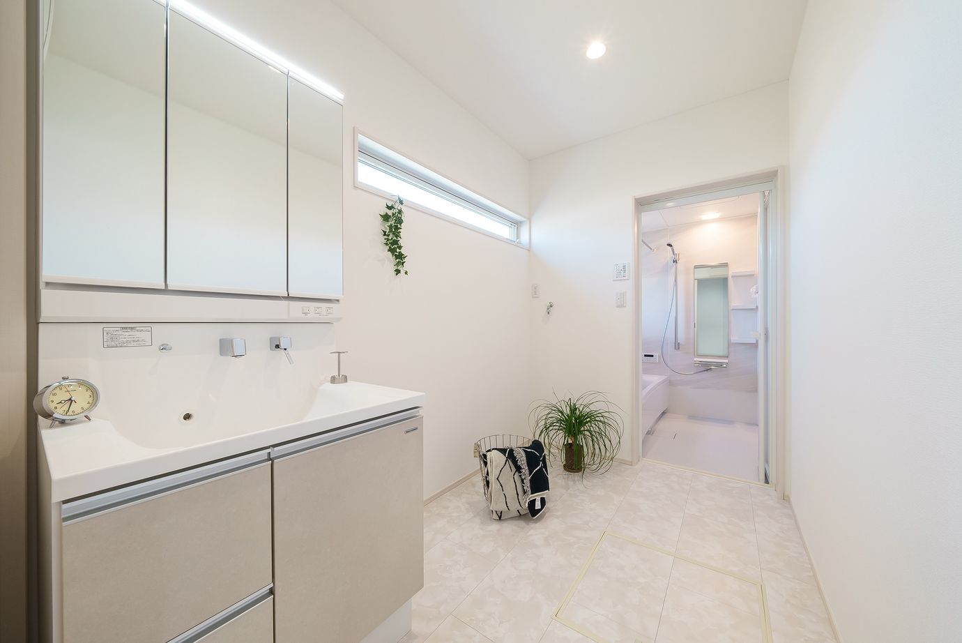 サンエルホーム 【1000万円台/24.5坪/間取り図有】ナチュラルで可愛い勾配天井のある平屋の建築実例画像5