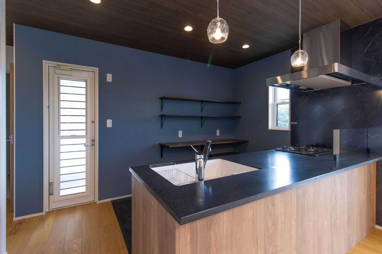 サンエルホーム 【2450万円/32坪/平屋/隠し扉】遊び心のあるカリフォルニアスタイルの平屋の建築実例画像4