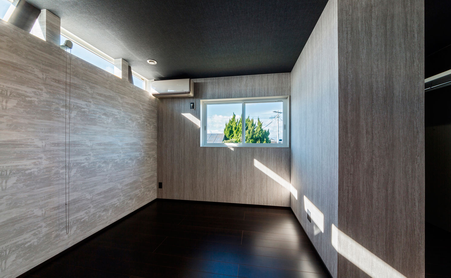 三交ホーム 【２世帯×２階リビング×ZEH】海を一望できるかっこいいシーサイドハウス。「温度差がなくて快適です」の建築実例画像9