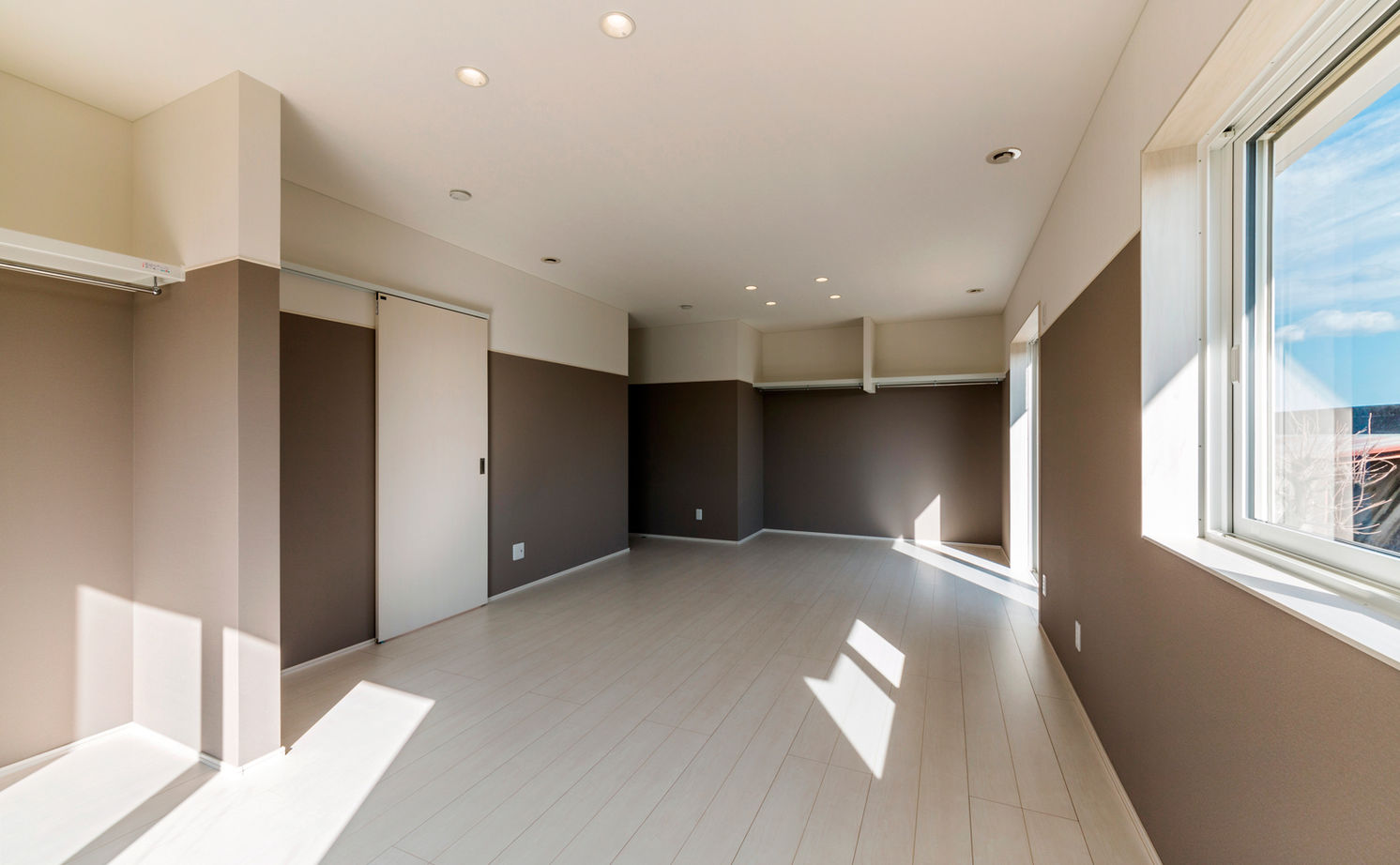 三交ホーム 【２世帯×２階リビング×ZEH】海を一望できるかっこいいシーサイドハウス。「温度差がなくて快適です」の建築実例画像10