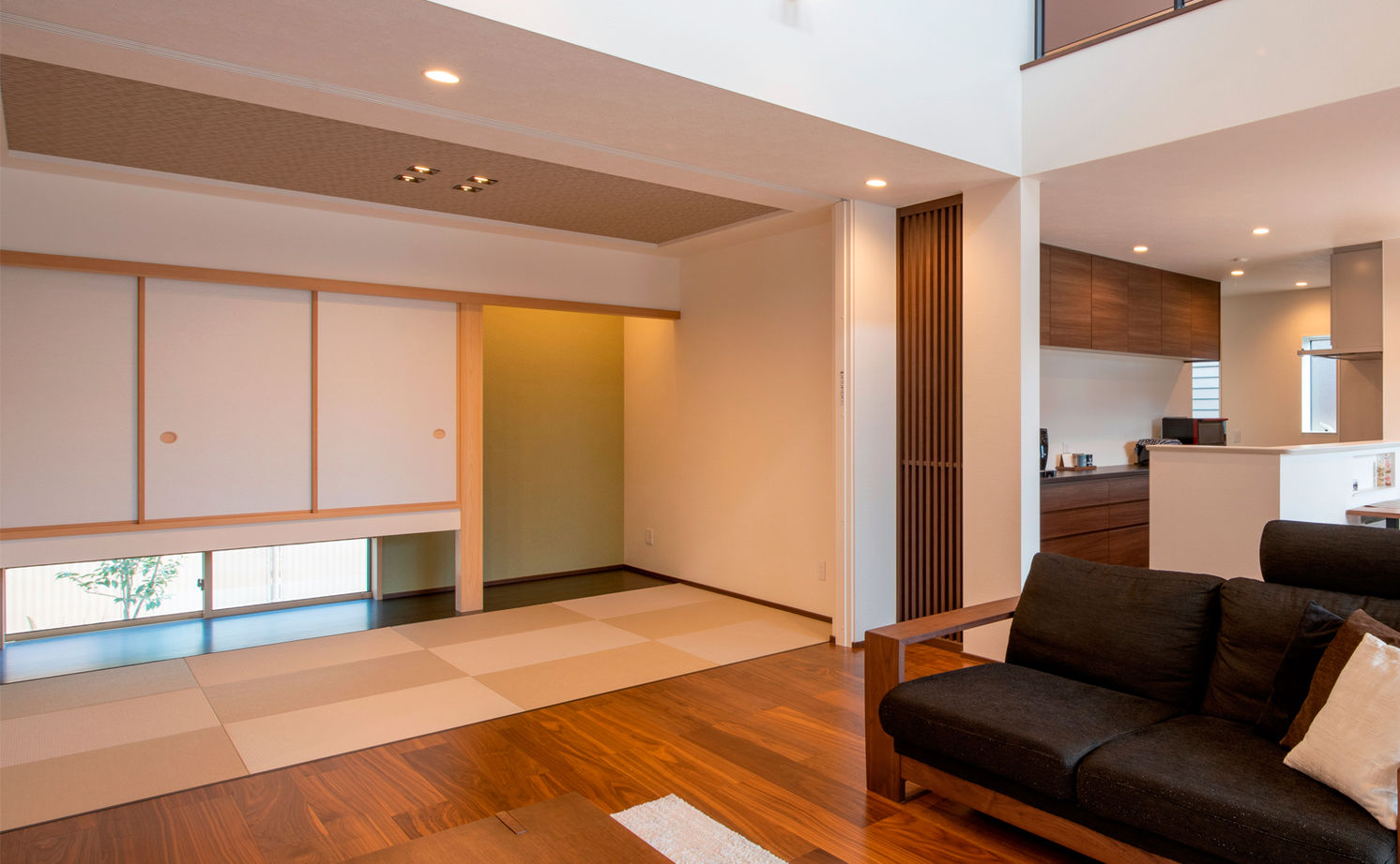 三交ホーム 【3000万円台｜L字型平屋×インナーガレージ｜間取り有】風情ある街並みに映える大迫力の和モダン邸宅の建築実例画像10