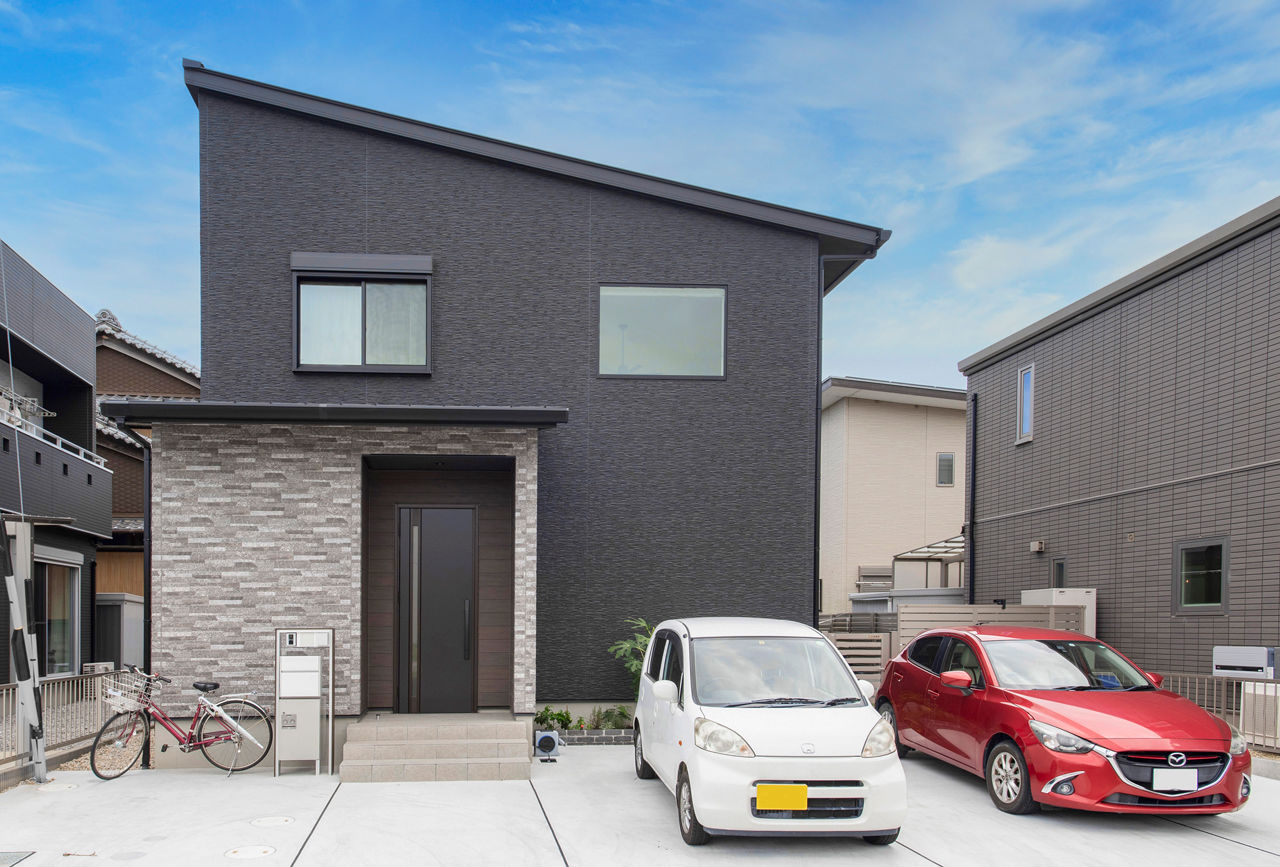 三交ホーム 【33坪｜間取り有】２階建てなのに平屋みたいで暮らしやすい！シンプルでかっこいい家事ラクな家の建築実例画像1