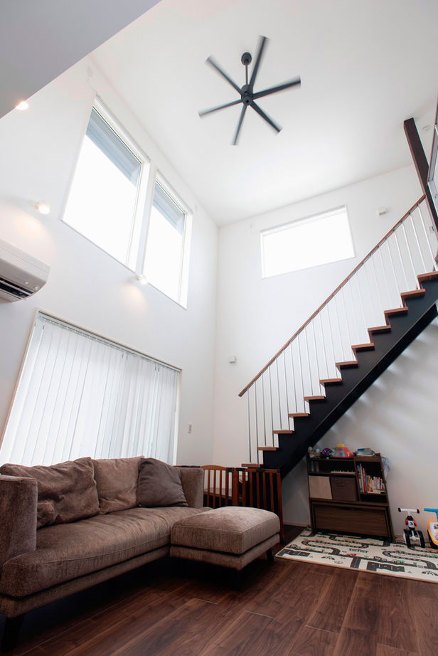 三交ホーム 【33坪｜間取り有】２階建てなのに平屋みたいで暮らしやすい！シンプルでかっこいい家事ラクな家の建築実例画像3