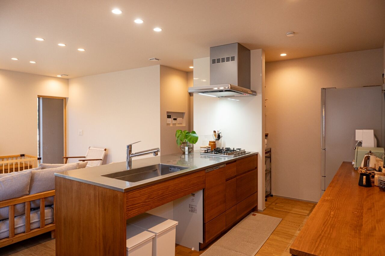 三交ホーム 【三重県｜2000万円台｜30坪台】カッコいい外観＆ナチュラルなインテリア、家事ラクも叶えた暖かく快適な家の建築実例画像6