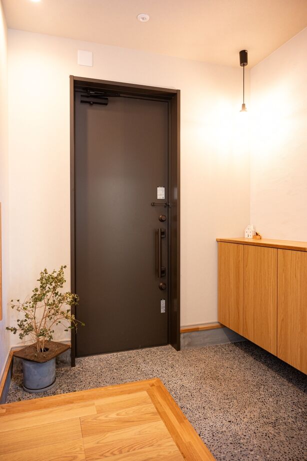 三交ホーム 【三重県｜2000万円台｜30坪台】カッコいい外観＆ナチュラルなインテリア、家事ラクも叶えた暖かく快適な家の建築実例画像8