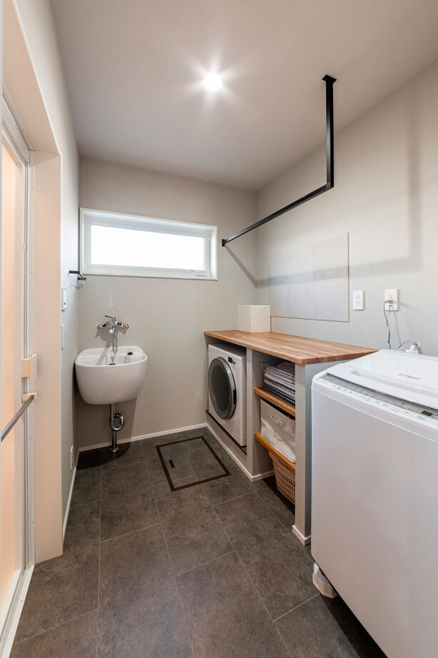 三交ホーム 【愛知県｜30坪台の２階建て】共働き夫婦が考えた家事ラク間取り。平屋的に暮らせる木×グレーの高性能住宅の建築実例画像7