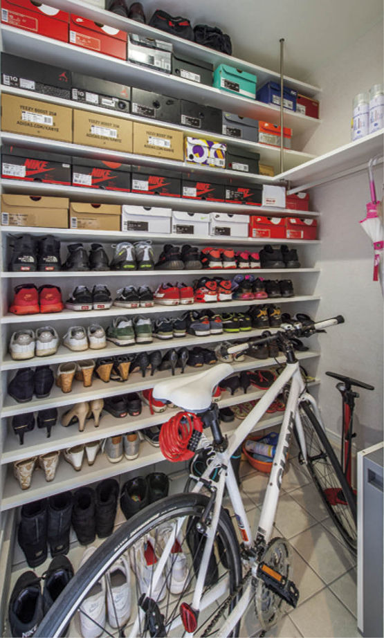 アーバンコキタ・パナソニックビルダーズグループ 【1500万円台/30坪 おしゃれな家/シンプル】省エネ仕様と収納の工夫に納得　スケルトン階段が個性を放つ家の建築実例画像5