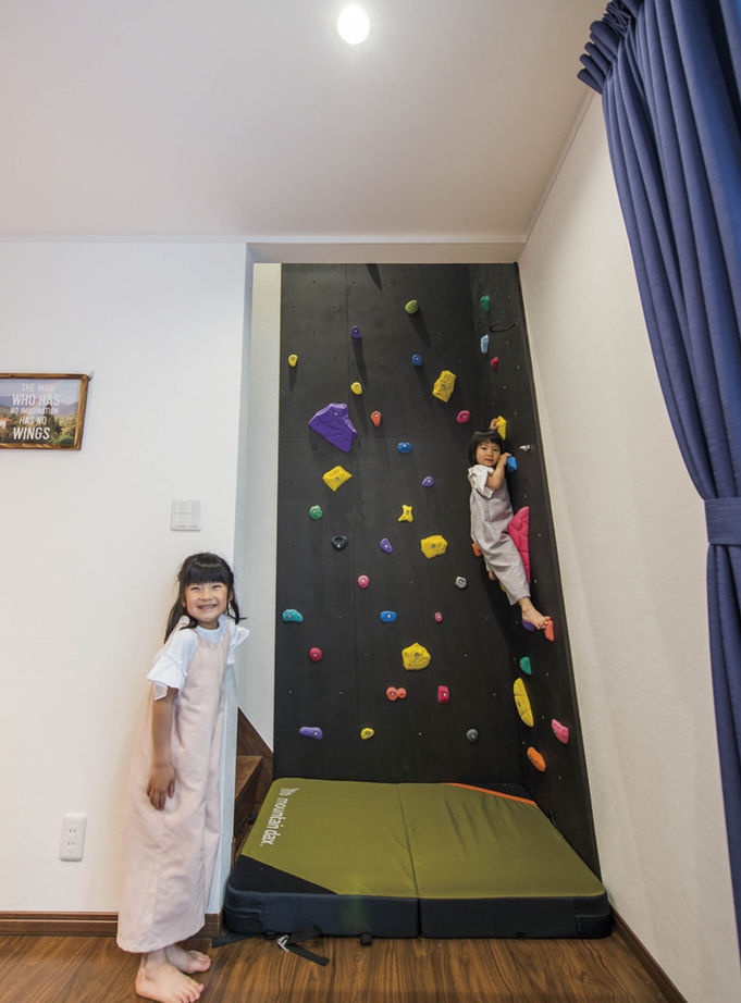 アーバンコキタ・パナソニックビルダーズグループ 【2000万円台/おしゃれな家/シンプル】】ボルダリングを楽しめる家　横並びプランで二世帯が快適にの建築実例画像1