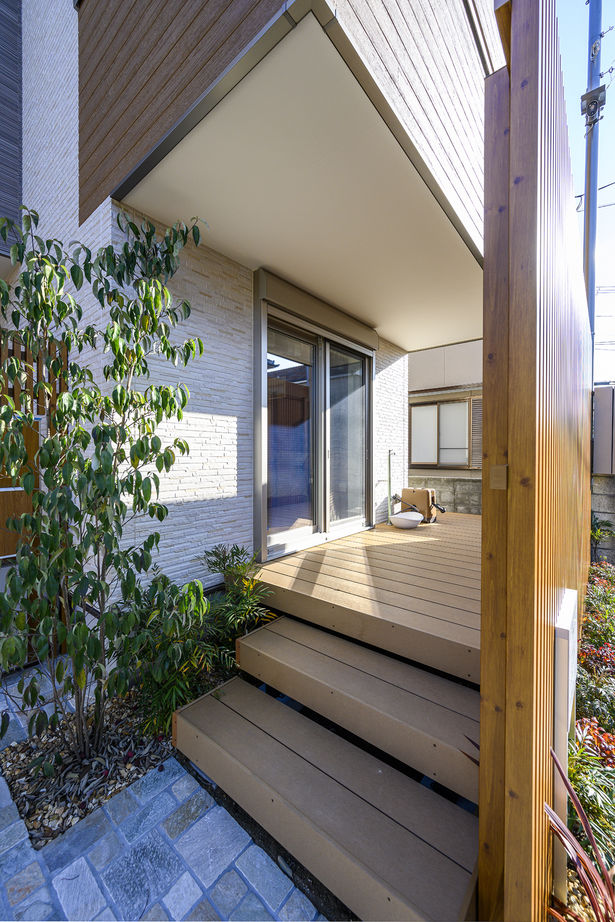 アーバンコキタ・パナソニックビルダーズグループ 【大阪府大東市/3000万円台】災害時も電気を使える安心を追求。全館空調、V2Hも導入された耐震住宅の建築実例画像4