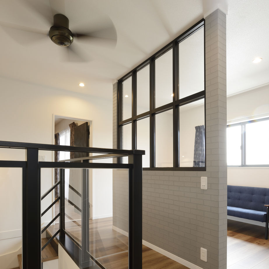 中部住研 パナソニックビルダーズグループ 【2000万円台/家事ラク/耐震/デザイン】鋼鉄梁による広々空間が生み出すヴィンテージカフェスタイルの家の建築実例画像3