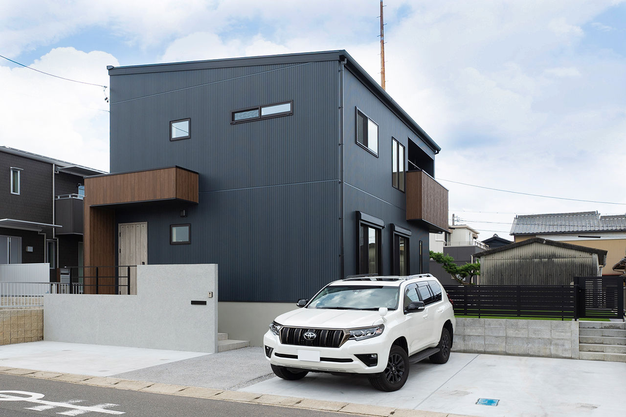 中部住研 パナソニックビルダーズグループ 【2000万円台/30坪台/耐震/無垢材】「だったら先に建てちゃう？」からはじまった耐震×無垢床の家づくりの建築実例画像2