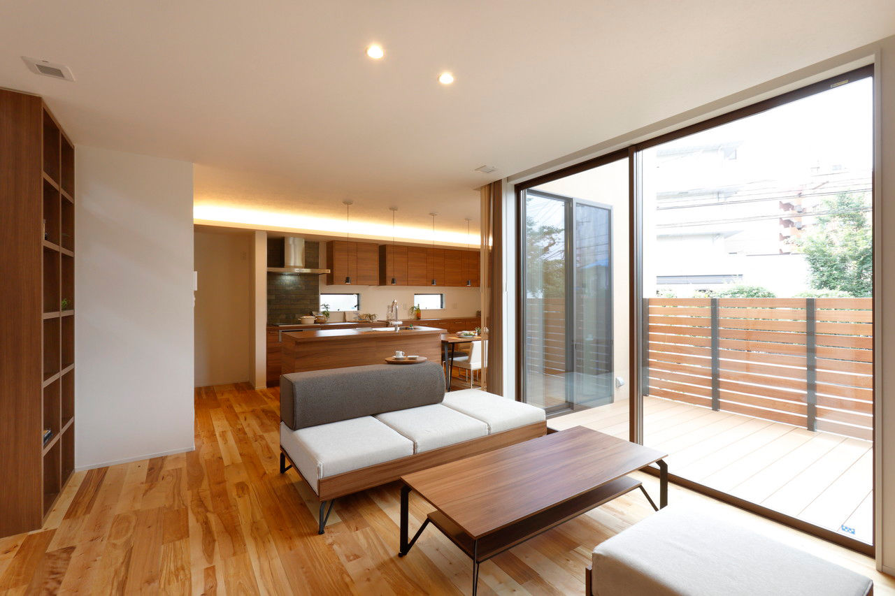 アイムの家熊本（トータルインフォメーション） 【2000～2499万円／広々LDK22帖／スキップフロア／和風モダン】2列型キッチンとウッドデッキが家族を繋ぐ家の建築実例画像2