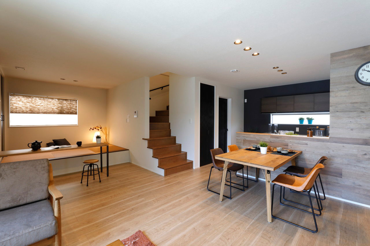 アイムの家熊本（トータルインフォメーション） 【1000万円台後半／自由設計／家事ラク動線／大容量収納】モダンなインテリアが映える子育てしやすい家の建築実例画像2