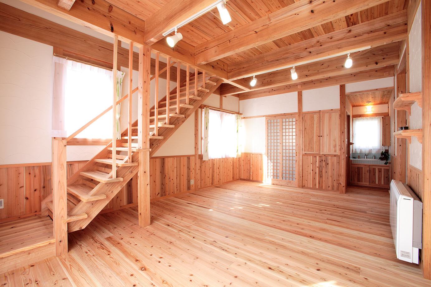 寿工務店 【2800～2899万円/38坪】『音響熟成木材・幻の漆喰・清活畳』心の芯から寛げる、自然の息吹が感じられる家の建築実例画像2