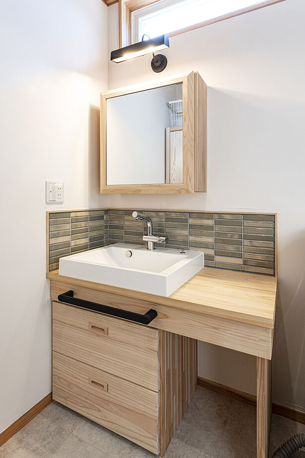 寿工務店 【無垢材＋漆喰】エアコン１台で家中が十分に暖かく、木の香りに包まれる家の建築実例画像5