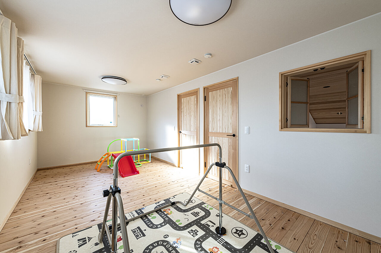 寿工務店 【無垢材＋漆喰】エアコン１台で家中が十分に暖かく、木の香りに包まれる家の建築実例画像8