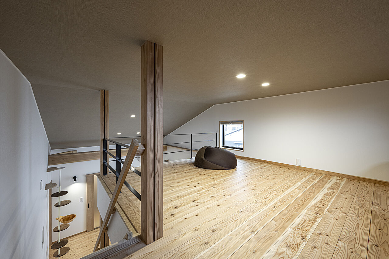 寿工務店 【自然素材×平屋】無垢材と間仕切りのない広々空間で、人もペットも心地よくの建築実例画像3