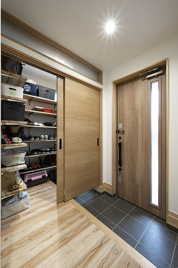 寿工務店 【自然素材×平屋】無垢材と間仕切りのない広々空間で、人もペットも心地よくの建築実例画像6