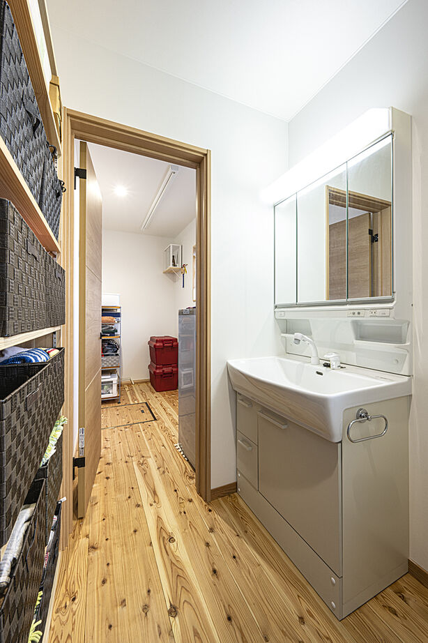 寿工務店 【自然素材×平屋】無垢材と間仕切りのない広々空間で、人もペットも心地よくの建築実例画像7