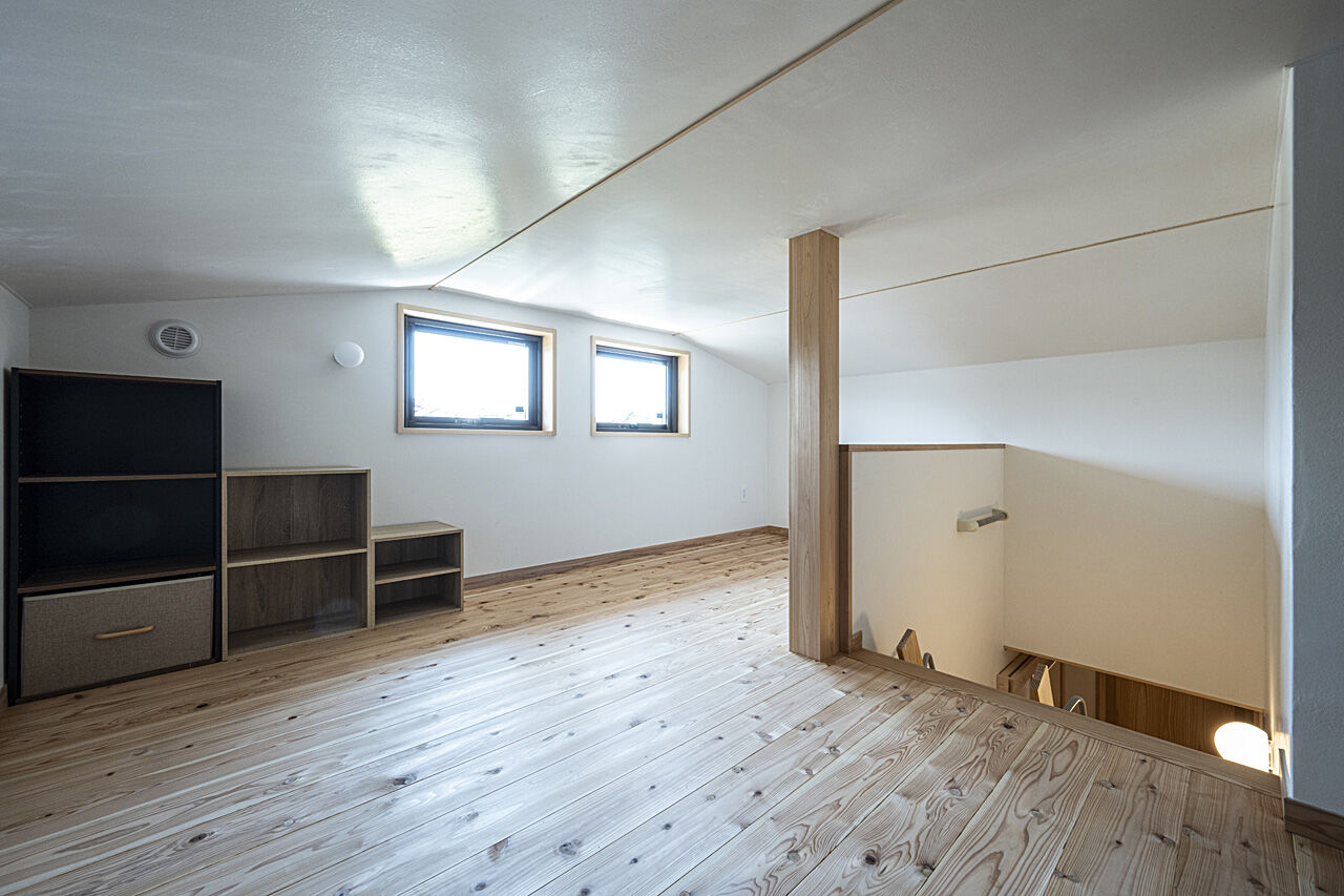 寿工務店 【平屋+小屋裏】家づくりを知りつくす夫妻が建てた、表情豊かで美しい山口県の平屋の住まいの建築実例画像8