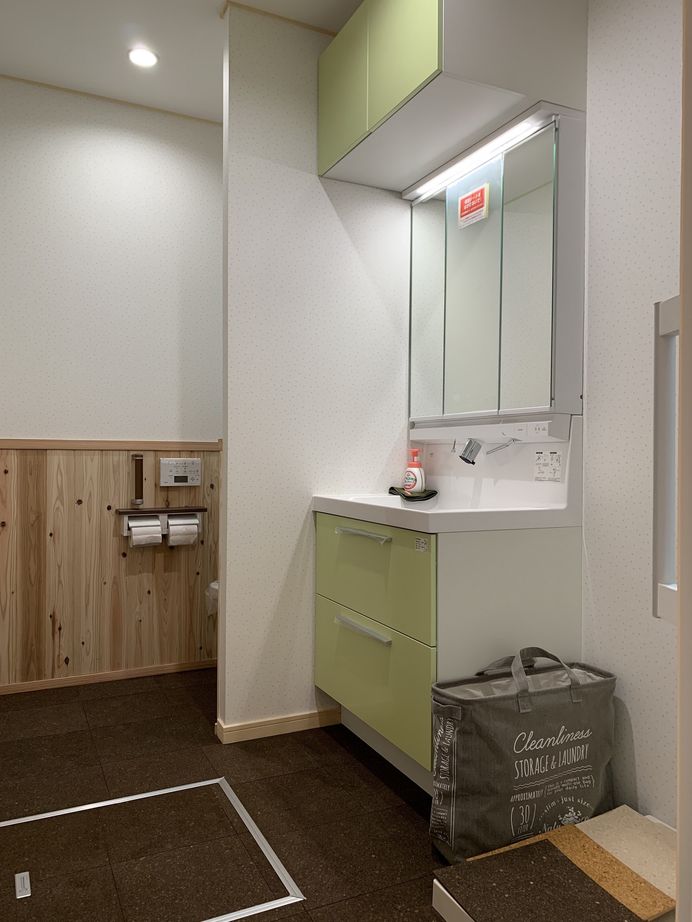 夢工房 【大阪府/2000万円台/狭小/20坪/】大阪府で2000万円台で建てた天然木の狭小住宅の実例（間取り図あり）の建築実例画像8