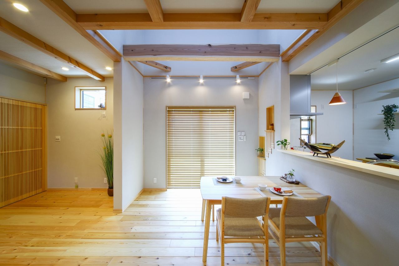夢工房 【2000万円台/大阪府大阪市/自然素材の家】シラス壁と無垢材の高断熱&都市型住宅の建築実例画像3