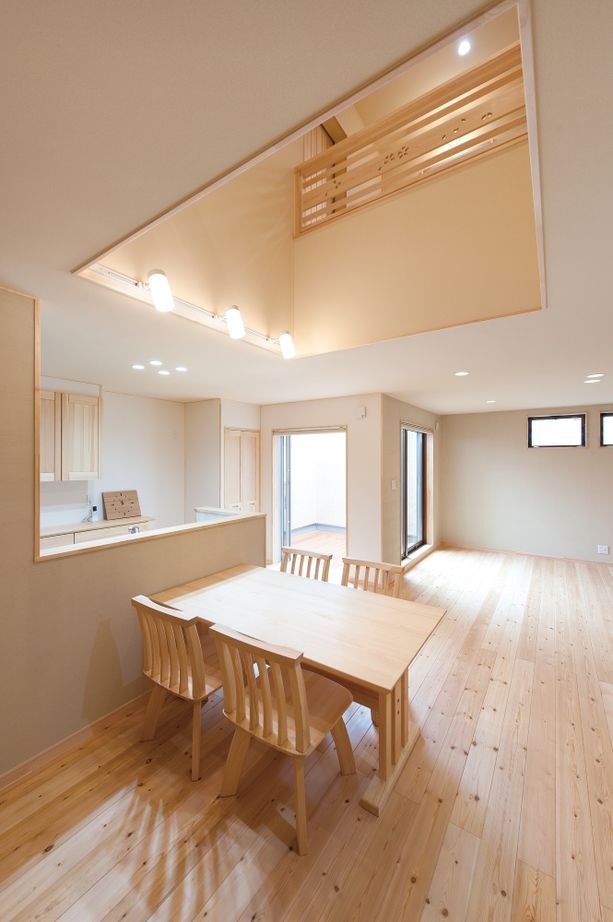 夢工房 【2000万円台/大阪府大阪市/3階建て/2世帯住宅】防火地域で無垢材たっぷりの木造３階建てを実現の建築実例画像4