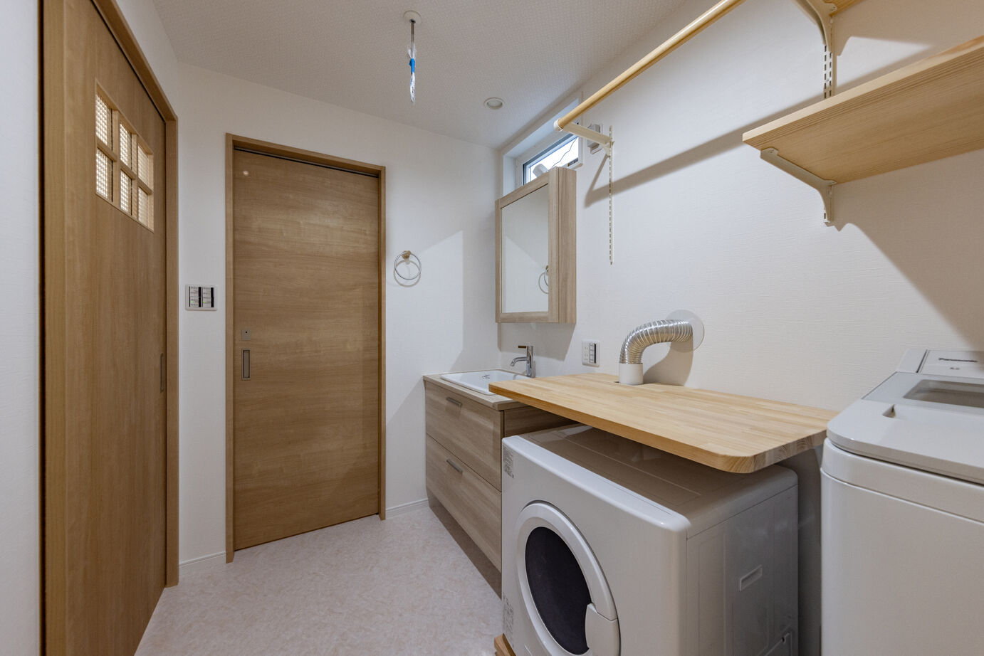 夢工房 【大阪府大阪市/２階建て/家事ラク】自然素材が生み出す憩いの空間。家事動線を工夫した住まいの建築実例画像6