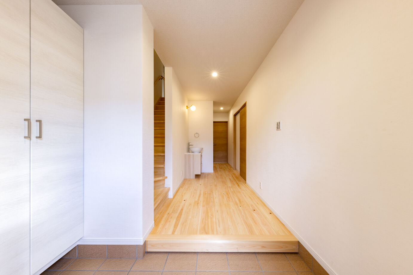 夢工房 【大阪府大阪市/２階建て/家事ラク】自然素材が生み出す憩いの空間。家事動線を工夫した住まいの建築実例画像8