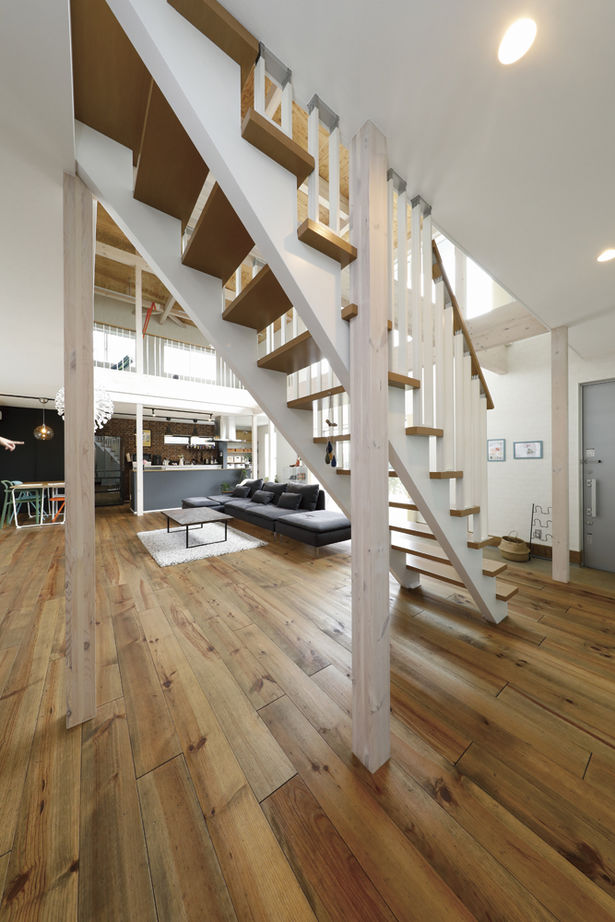 三心 【2000万円台/吹き抜け/玄関土間/収納/間取り図】家族が自然と顔を合わせる開放的な大空間LDKの注文住宅の建築実例画像6