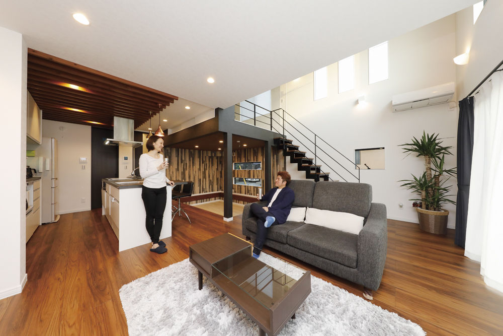 三心 【2000万円台/吹き抜け/間口5ｍ/間取り図】自由でデザイン性あふれる設計。開放的なスキップフロアのある家の建築実例画像2