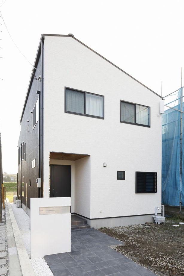 三心 【2000万円台/吹き抜け/間口5ｍ/間取り図】自由でデザイン性あふれる設計。開放的なスキップフロアのある家の建築実例画像5